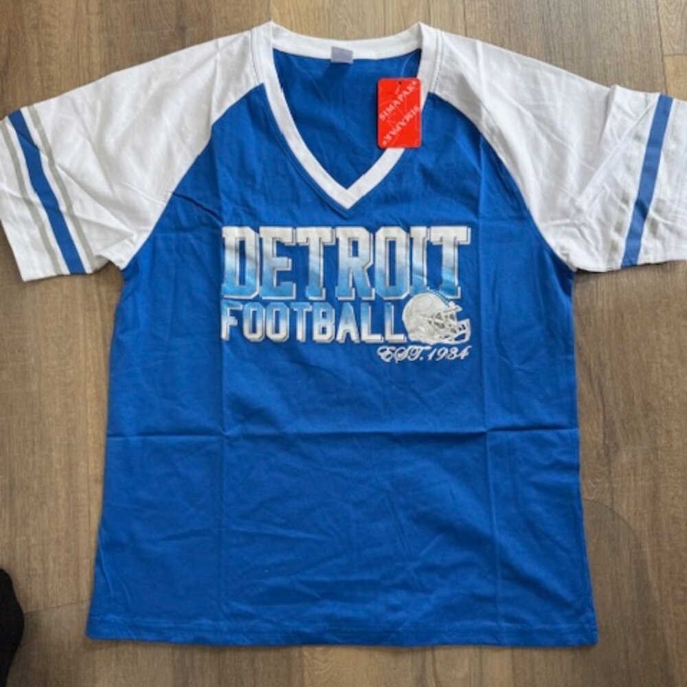 NEW Detroit Lions Football V-Neck Short Sleeve Shirt Women Sz. L